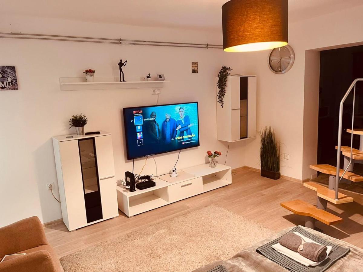 Apartman King House & Garden With Ac And Free Parking Possibility