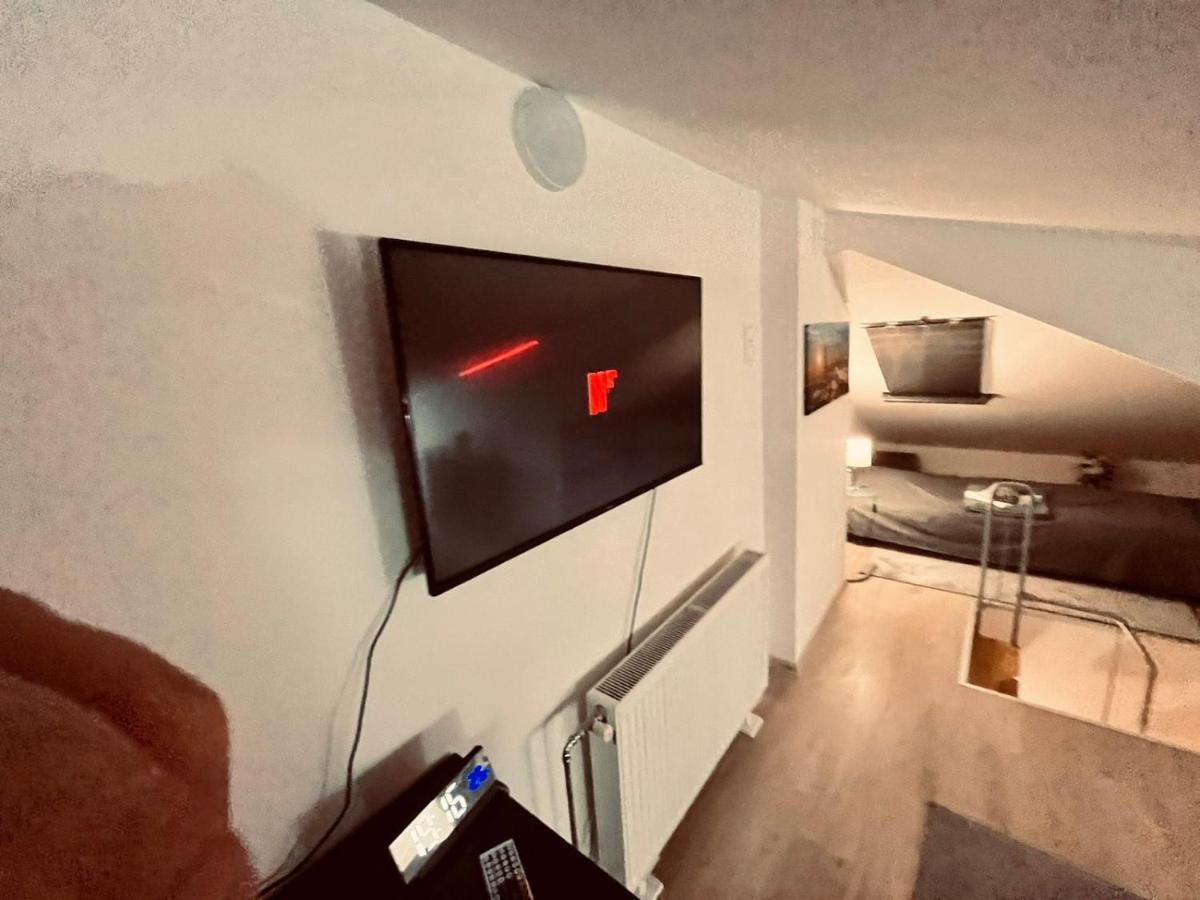 Apartman King House & Garden With Ac And Free Parking Possibility